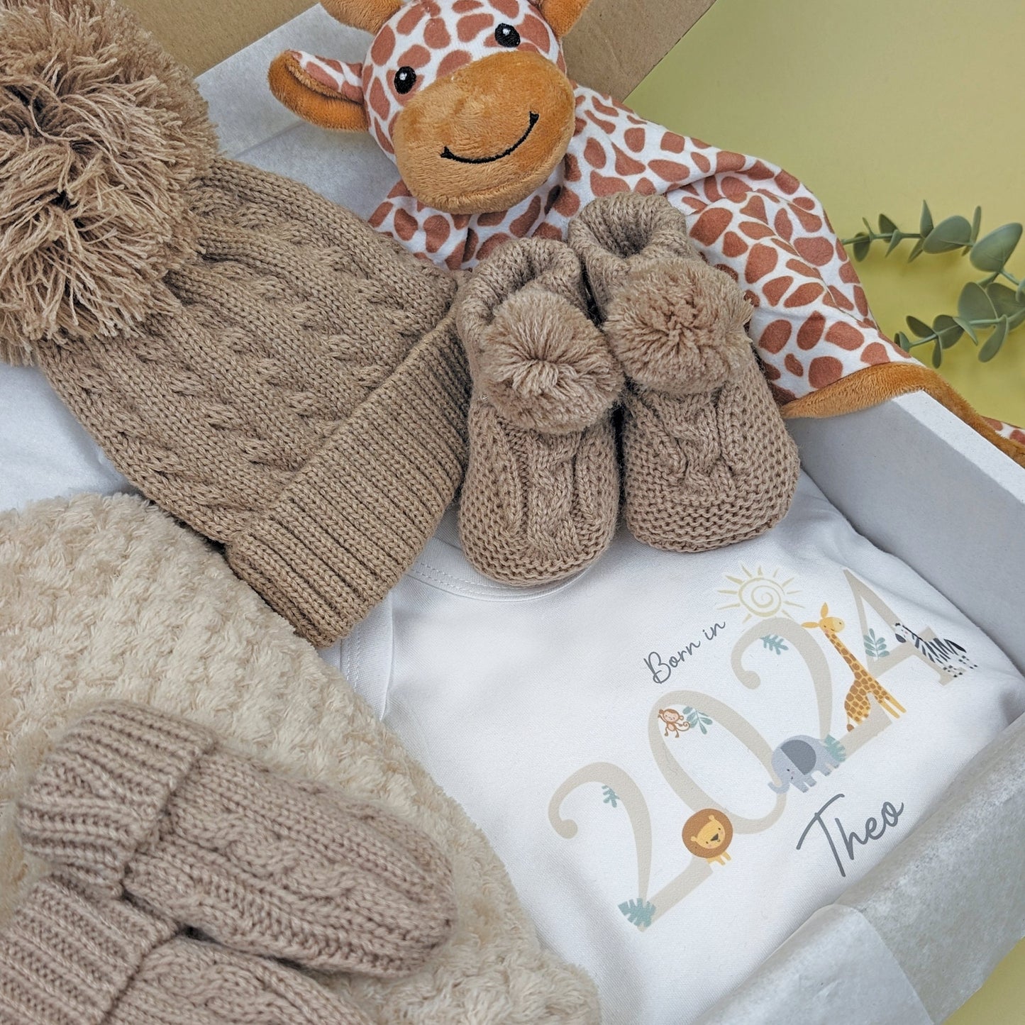 Cwtch Giraffe Safari Neutral Baby Gift Set | Baby Shower Gift | Baby Sleepsuit | Baby Gift | Newborn Girl Boy | New Baby Gift | Newborn Baby