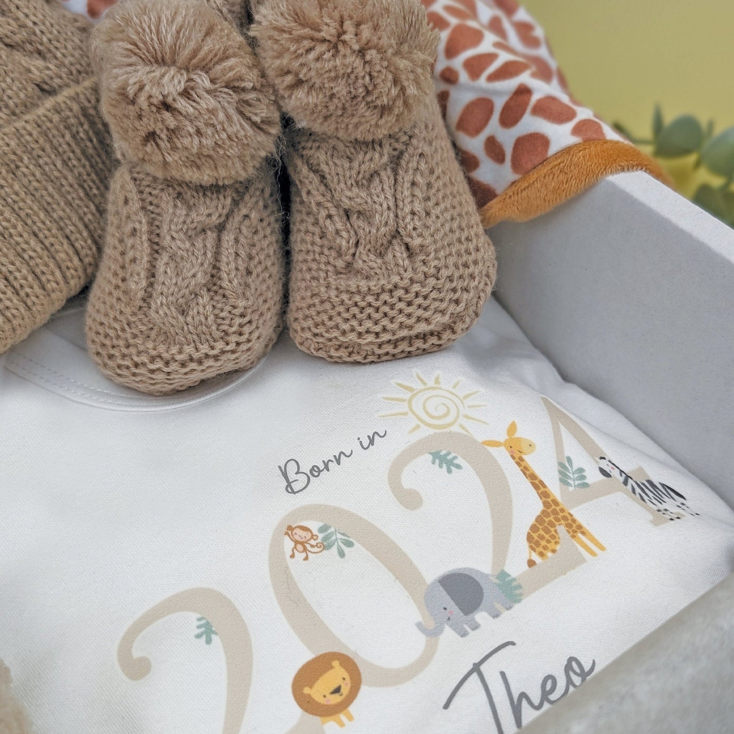 Cwtch Giraffe Safari Neutral Baby Gift Set | Baby Shower Gift | Baby Sleepsuit | Baby Gift | Newborn Girl Boy | New Baby Gift | Newborn Baby
