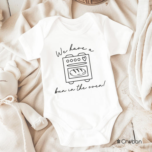Bun In The Oven Pregnancy Announcement Unisex White Babygrow Bodysuit Gift Baby Shower