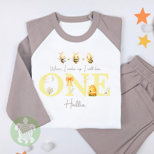 Bee Theme Personalised Birthday Pj's, When I Wake Up Pyjamas, Grey Print, Boy Girl, Any Age, Neutral Outfit, Sweet to Bee, Birthday Eve pjs