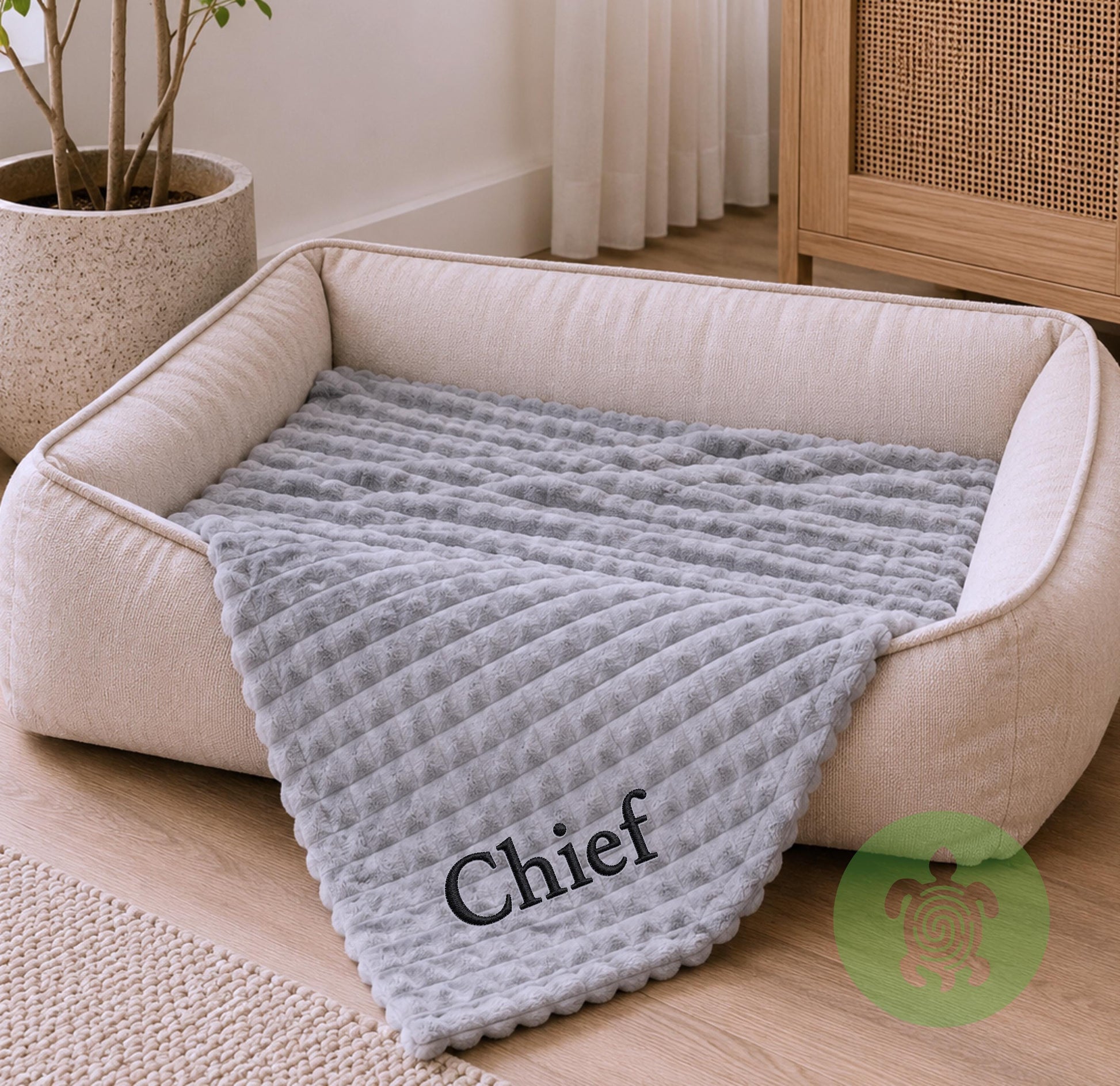 Personalised Dog Blanket, Embroidered Pet Blanket with Name, Soft Plush Dog Throw, Custom Puppy Blanket, Dog Gift, Pawprint, Bone, Flower