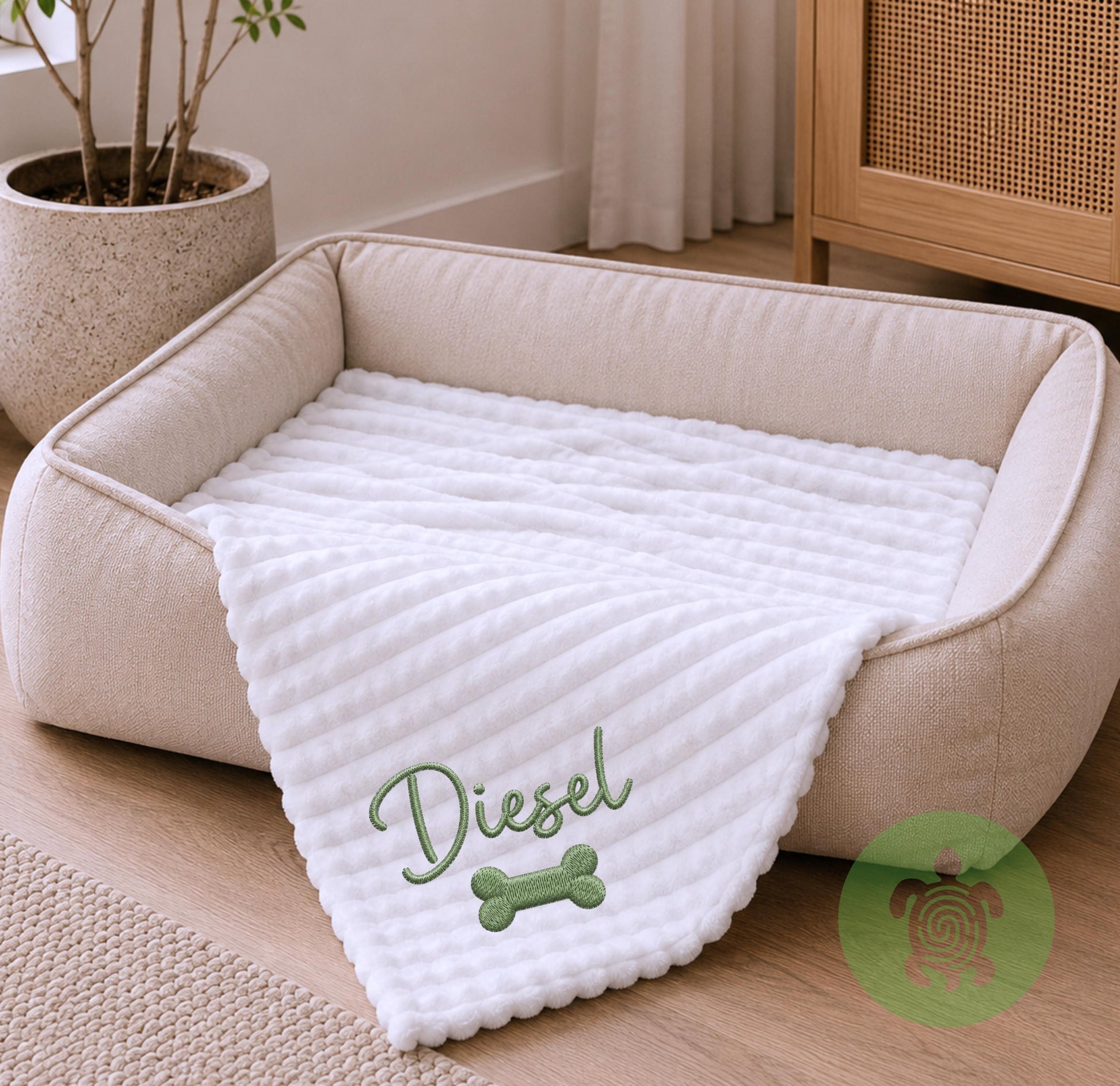 Personalised Dog Blanket, Embroidered Pet Blanket with Name, Soft Plush Dog Throw, Custom Puppy Blanket, Dog Gift, Pawprint, Bone, Flower