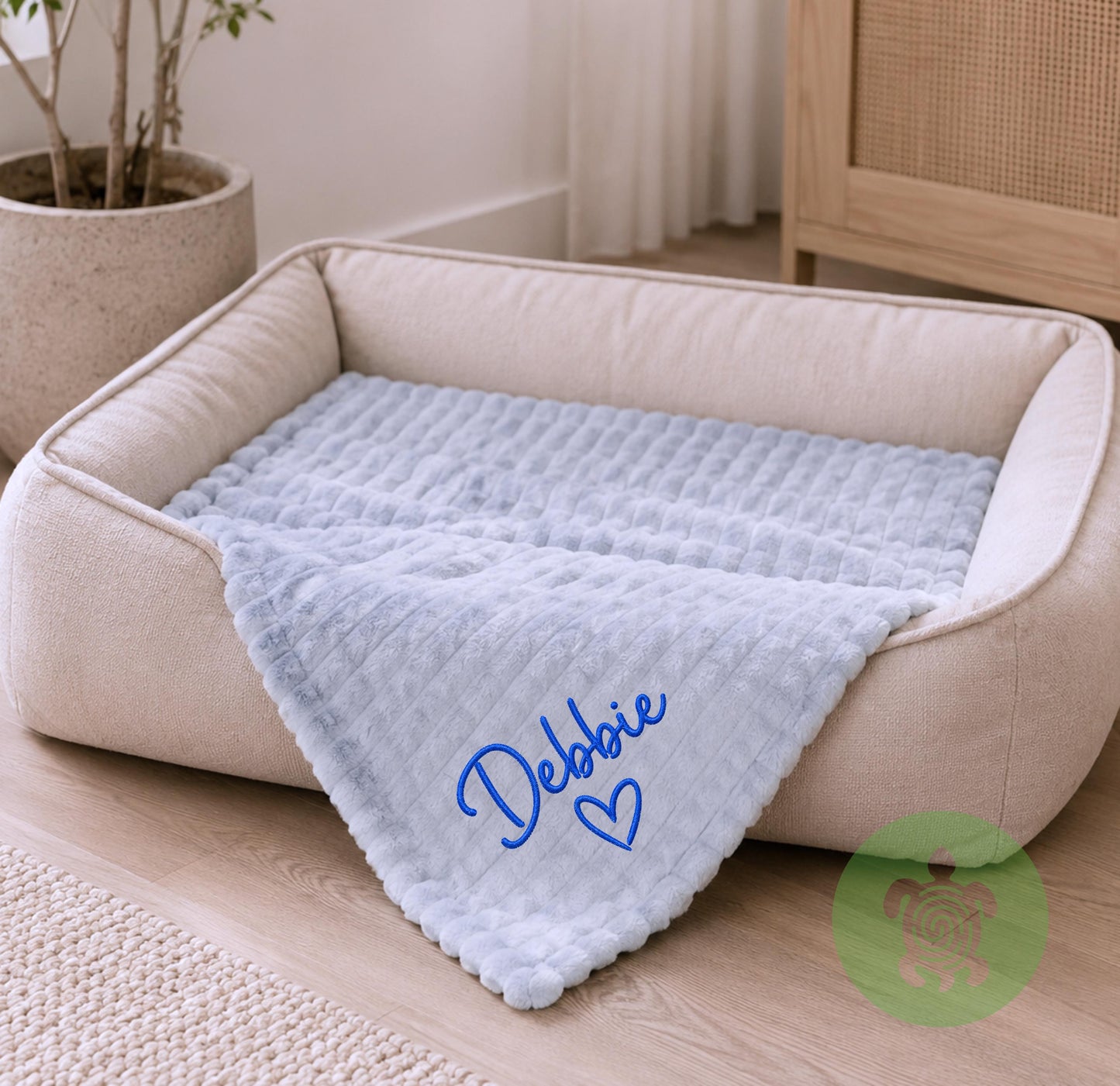 Personalised Dog Blanket, Embroidered Pet Blanket with Name, Soft Plush Dog Throw, Custom Puppy Blanket, Dog Gift, Pawprint, Bone, Flower